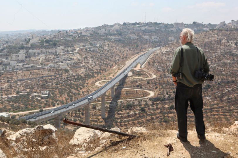Josef Koudelka in Gilo settlement (overlooking Bethlehem) Copyright Gilad Baram
