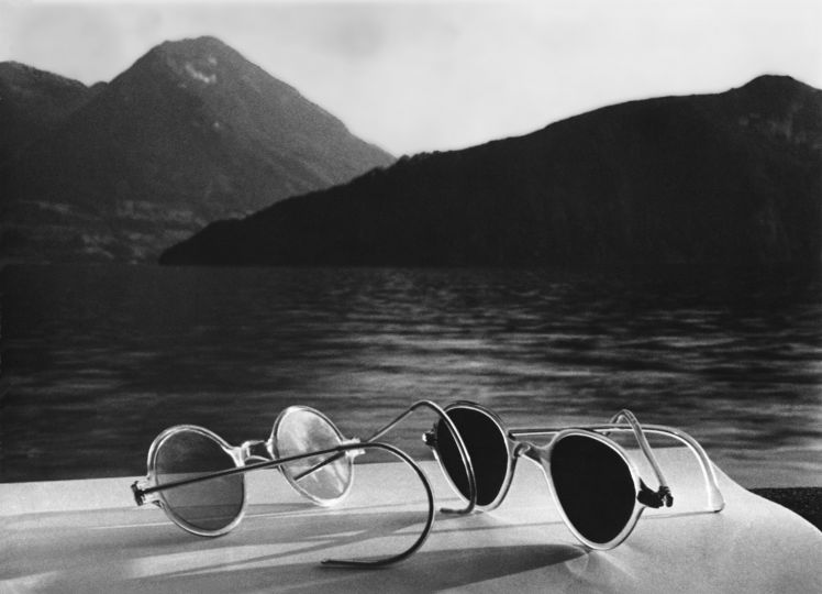 Herbert List, Lunettes de soleil, Vierwaldstu00e4tter See, 1936.