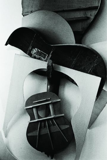 Ralph Gibson, Still Life Flat, 2003. © Ralph Gibson. Collection de la Maison Européenne de la Photo, Paris