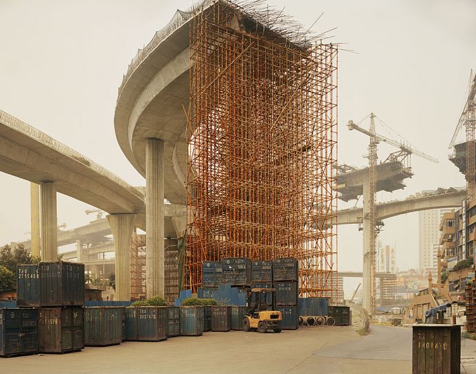 Nadav Kander “Chongqing I, Chongqing Municipality“ (2006) C-Print © Nadav Kander. Courtesy of m97 Gallery.