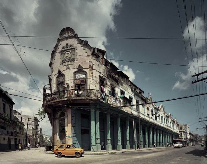 Michael Eastman, Yellow Car, Havana, 2010