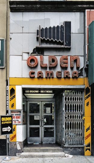 Olden © Store Front II, James & Karla Murray courtesy of Clic Gallery