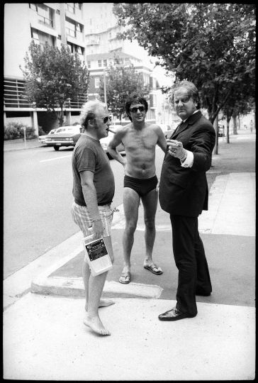 Private Meeting, Kings Cross 1970-71 ©Rennie Ellis Photographic Archive