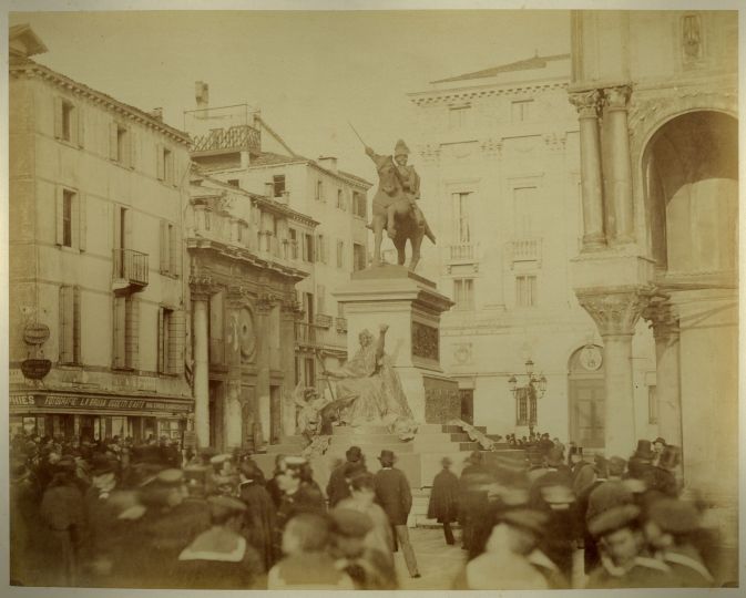 
Simulacro del Monumento a Vittorio Emanuele II nella Piazzetta dei Leoncini,
1886
© Giovanni Battista Brusa Fondazione Musei Civici di Venezia