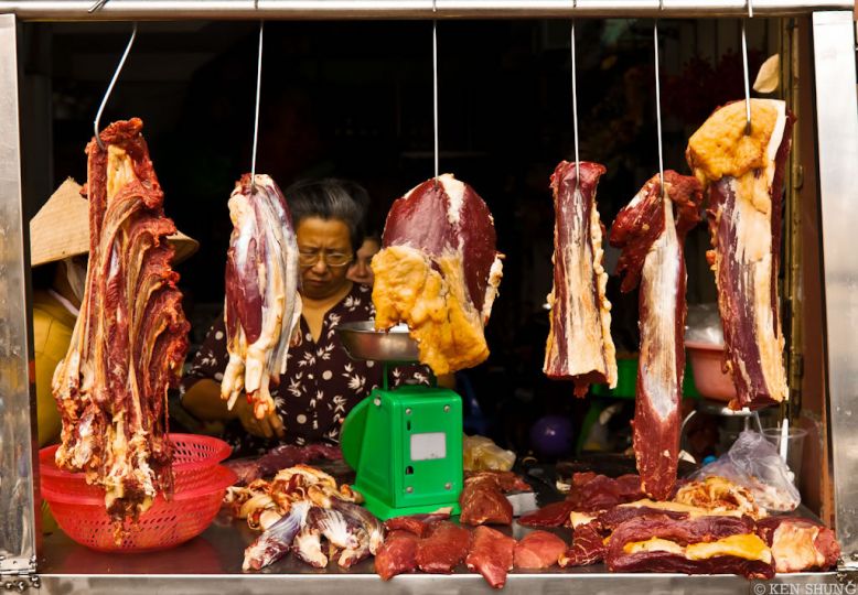 Meat and Greet  © Ken Shung, 2011