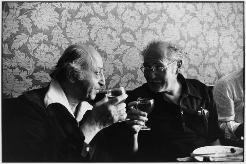 Youssuf Karsh and Eugene Smith eating out © Bernard Perrine, collection Bernard Perrine
