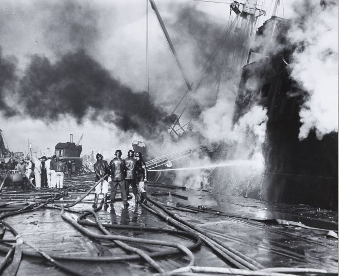Incendio en un barco, 1929 © Di Sandro Juan