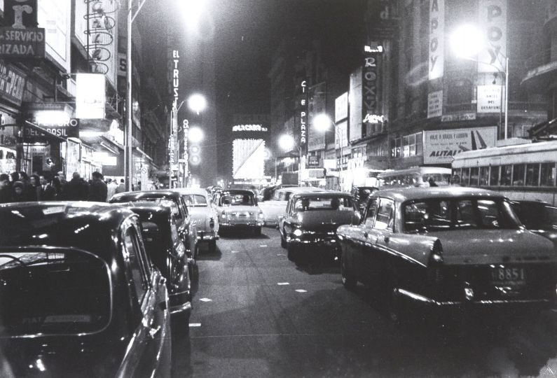 Av Corrientes, ca. 1950 © Makarius Sameer