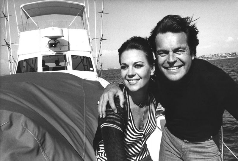 Natalie Wood and Robert Wagner on their yacht, 10/8/7 © Steve Schapiro
