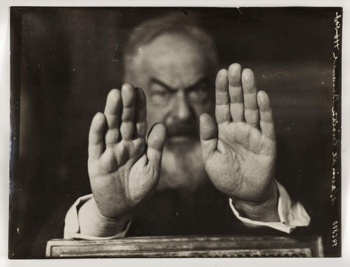 Tristan Bernard (1866-1947), écrivain français. Paris, vers 1935 © Henri Manuel /  Roger-Viollet