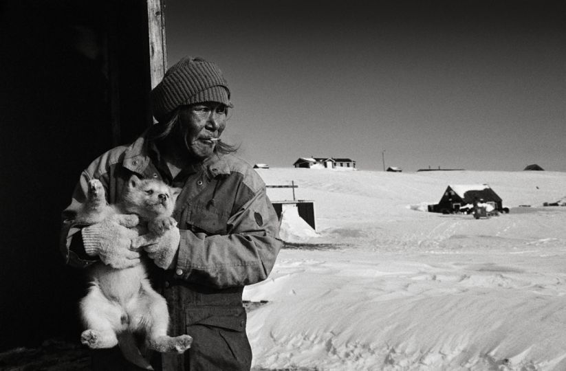 Bent with puppy, Kap Hope (Itterajivit), East Greenland 1995 © Ragnar Axelsson
