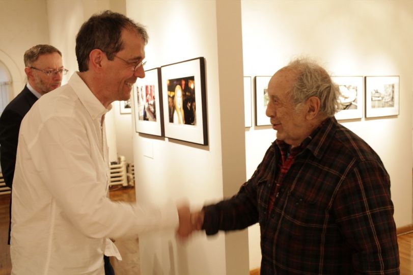Michael greeting Robert Frank © Bob McNeely