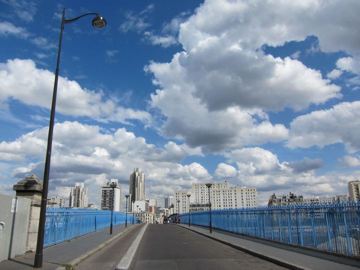 Pont bleu © Julien Baer