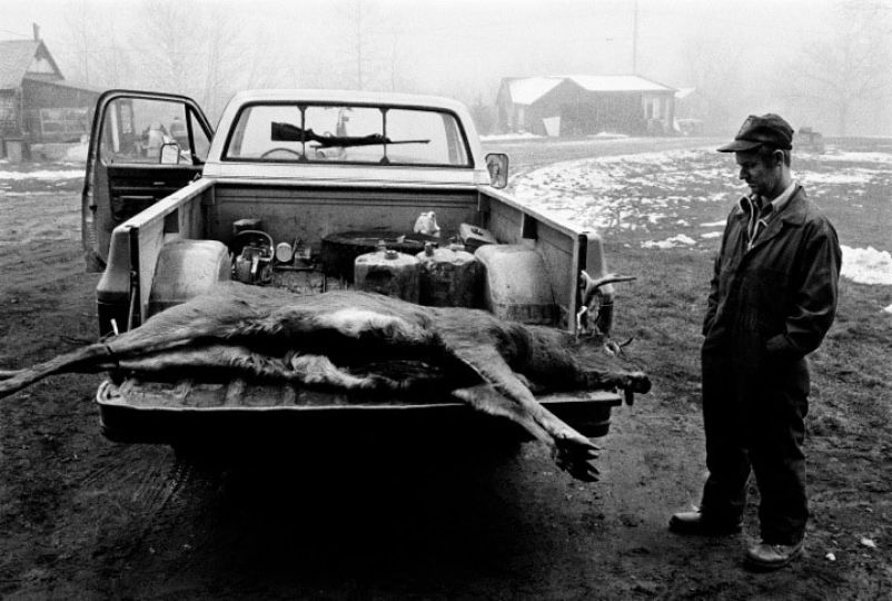 u201cSanford eyes his cousin's deer, 1982u201d ©Steven Rubin, courtesy Drkrm