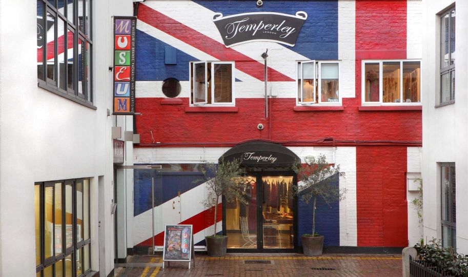Temperley London Notting Hill store, Museum of Brand, Packaging and Advertising on the left, London, UK. © Manuel Cohen