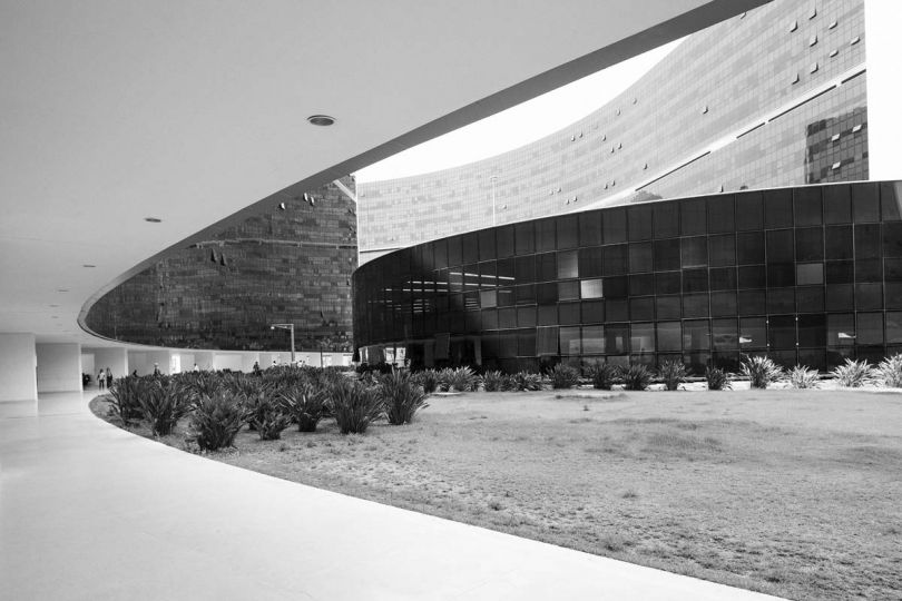 Poetics of Niemeyer’s architecture © Danica O. Kus