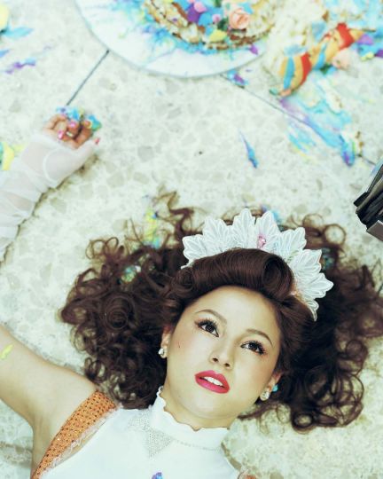 Izima Kaoru, #444 --Hashimoto Reika wears Milk--, 2006, Diasec, 180 x 150 cm, Ed 5