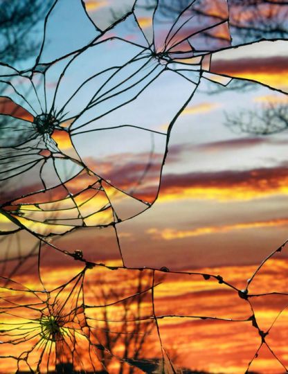 Bing Wright. Broken Mirror / Evening Sky (Anscochrome), 2012 © Bing Wright. Courtesy of Paula Cooper Gallery, New York.