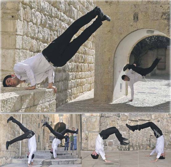 The Guardian. Israu00ebl, Jérusalem. Les frères Hayat pratiquent la --u00a0capoeirau00a0--, un art martial brésilien au sein de la communauté ultra orthodoxeu00a0--u00a0Harediu00a0--. © Nati Shohat/Flash90.rn