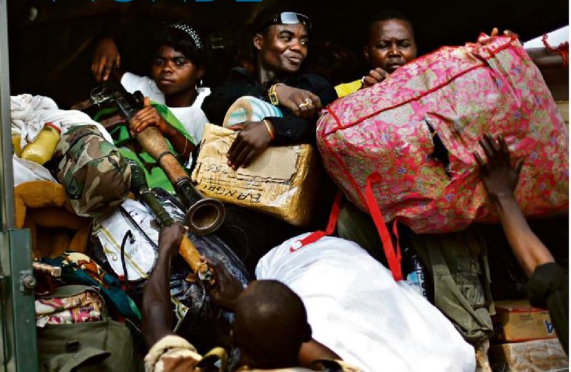 Libération. RCA, Bangui. Les ex rebelles évacués avec armes et bagages.  © Jérôme Delay/AP