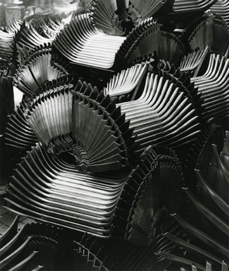 PETER KEETMAN (*1916-2005). VW-Werk, vordere Abschluu00df-Bleche / VW-factory, front cover plates, 1953. gelatin silver print, printed later. 36 x 30,4 cm  © Estate of Peter Keetman/F.C. Gundlach Foundation