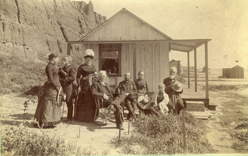  E.G. Morrison (ca. 1827–1888), Visitors to Santa Monica Beach, ca. 1880s. Albumen print, Ernest Marquez Collection. The Huntington Library, Art Collections, and Botanical Gardens.