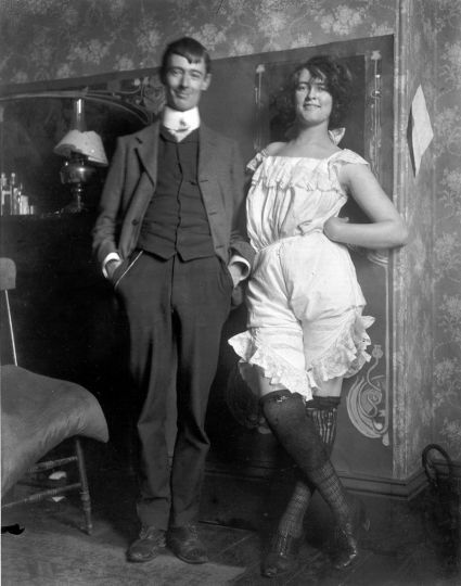 Lionel LINDSAY, Australia 1874–1961. Norman Lindsay and Rose Soady, Bond Street studio c. 1909. Monash Gallery of Art, City of Monash Collection donated by Katherine Littlewood 2000
