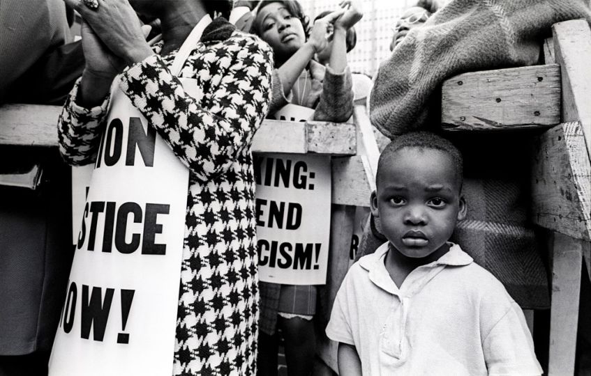 Solidarity march honoring Dr. Martin Luther King, Jr. after his assassination. Memphis, Tennessee, April 6, 1968. © Benedict J. Fernandez