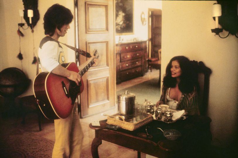 Mick & Bianca Jagger, Sud de la France, 1971 ©Dominique Tarlé / La Galerie de l’Instant, Paris