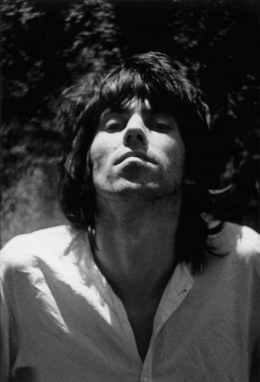 Keith Richards, Villa Nellcôte, Villefranche-sur-Mer, 1971 ©Dominique Tarlé / La Galerie de l'Instant, Paris