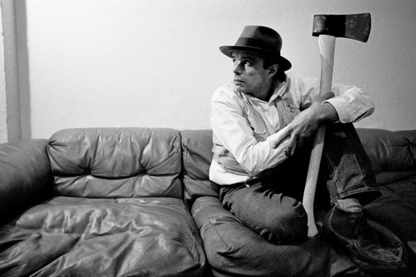 Joseph Beuys © Robert Lebeck, www.lumas.fr