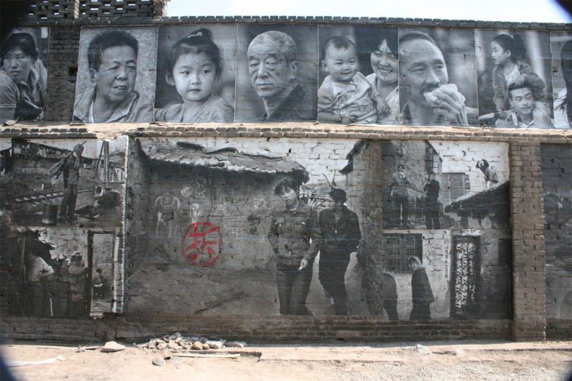 2007年平遥摄影节展览现场 ©李保明 / Premier exhibition at 2007 PIP at Pingyao, China. © LI Baoming