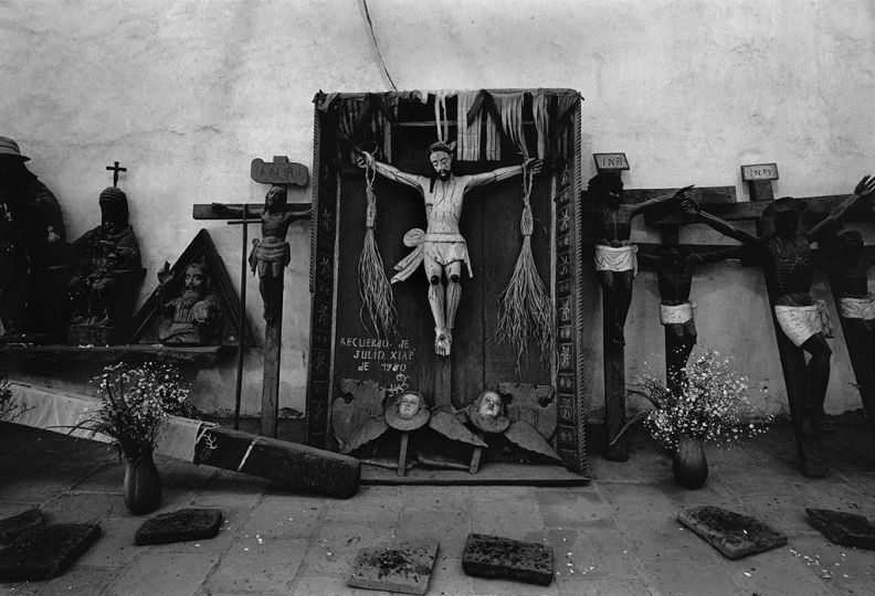 Cristo Blanco con Negros, Concepciu00f3n Sololu00e1,1989 © Daniel Chauche