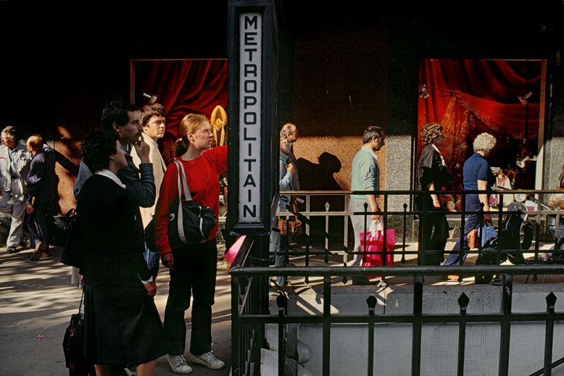 1985: Haussmann Boulevard. © Harry Gruyaert /Magnum Photos.rnrn