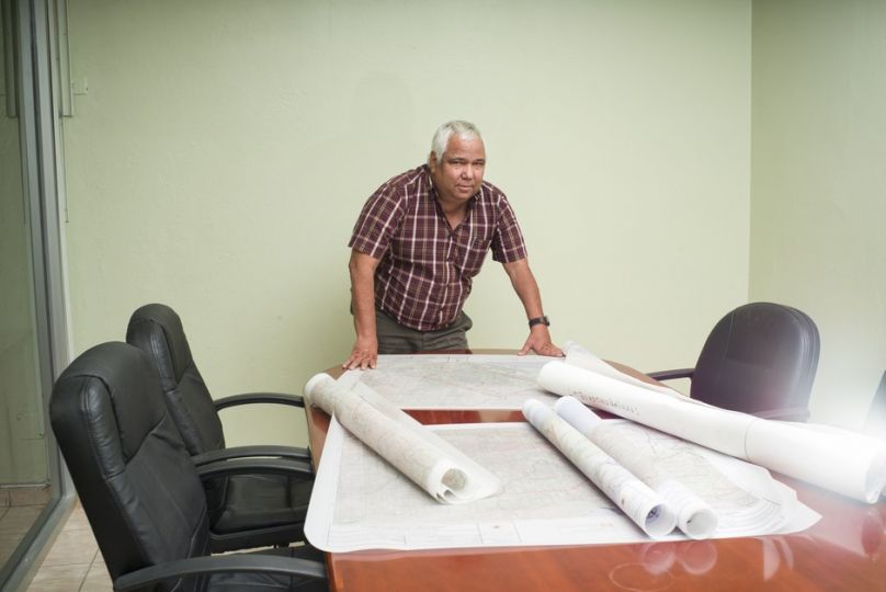 Petionville, Haiti. Dominique Boisson, géologue et General manager chez Eurasian Mineral Inc en Haiti. Il est également professeur à l'Université d'Etat d'Haiti. Ici, dans son bureau de Petionville. © Corentin Fohlen / Paris Match