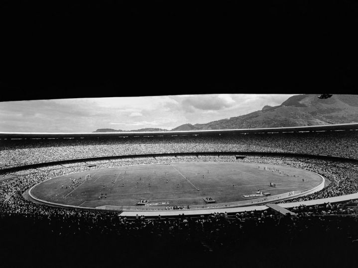 Stade du Maracanu00e3, Rio de Janeiro, vers 1967. Tirage contemporain gélatino-argentique © Marcel Gautherot / Courtesy of Instituto Moreira Salles