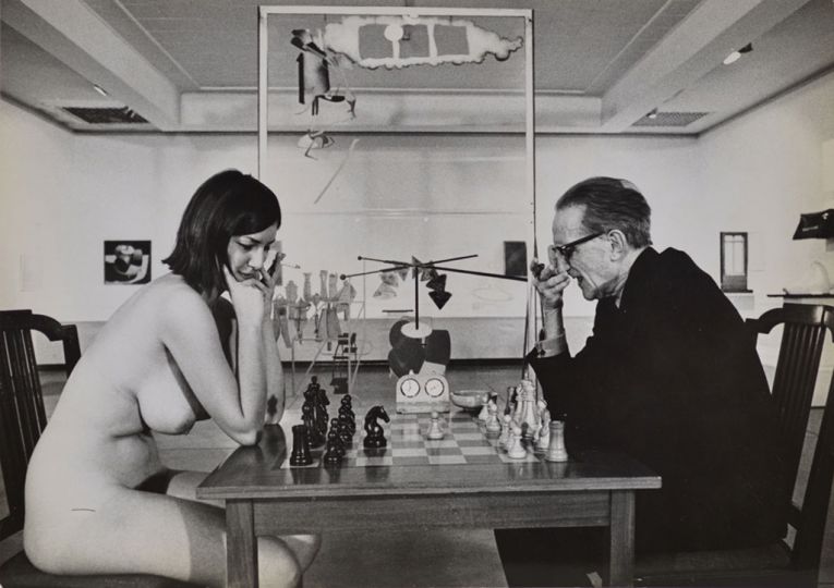 Chess Match, Duchamp scratching nose, Duchamp Retrospective, Pasadena Art Museum, 1963
vintage gelatin silver print
6.75 x 9.5”     © Julian Wasser