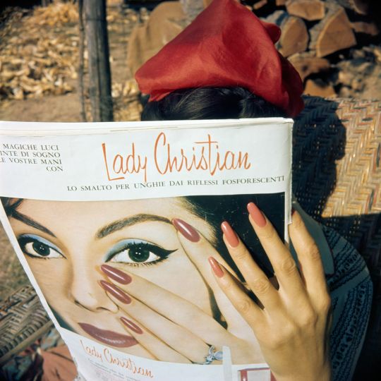 Les mains de Florette Brie le Néflier, juin 1961. Photographie J. H. Lartigue © Ministère de la Culture - France / AAJHL