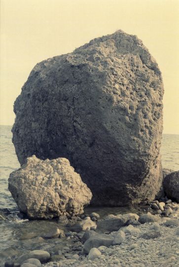 Les deux rochers, Karadag © Joseph Charroyn