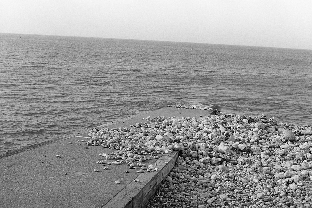 Bernard Plossu. Le Havre en noir et blanc L il de la