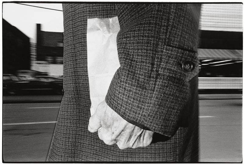 Man and Bag, 1974 © Mark Cohenn