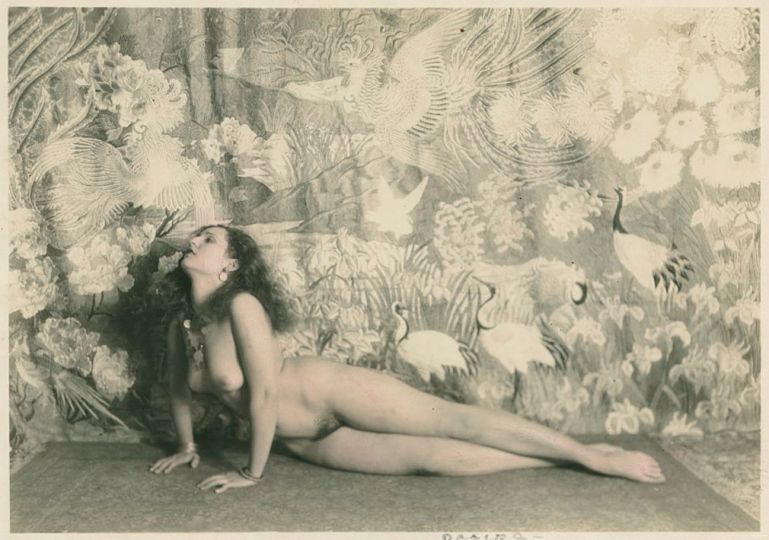 Anonyme, Nu, vers 1920
Tirage argentique rehaussé (Courtesy Dinah May)
