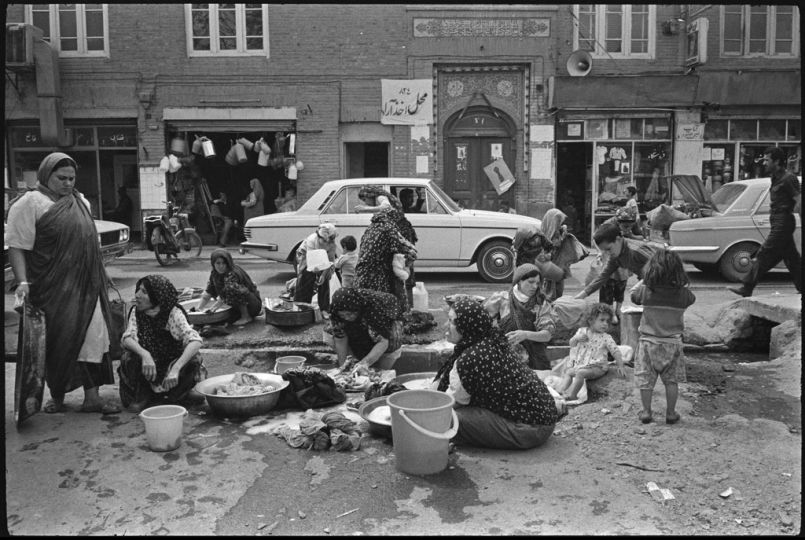 Tehran. A poor neighborhood after the revolution. 1979 © Abbas / Magnum Photos