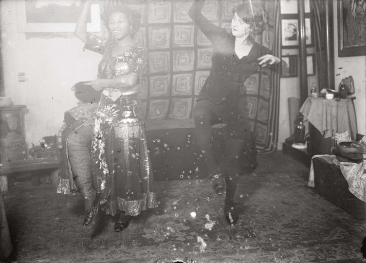 Nelly and Sidi Jeckel (Riha), Dancing in Erich Heckel’s Studio, Dresden, ca. 1910/1911, © Ernst Ludwig Kirchner