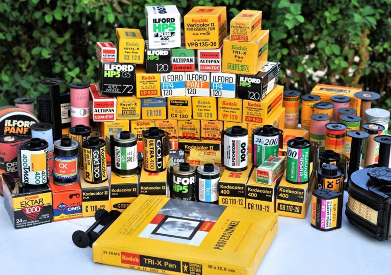 -films,-plan-film,-cartouches-films-35mm...--photo-Jacques-Revon