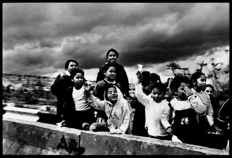 © Mat Jacob, La Marche zapatiste. Sur la route de Nurio. Etat du Michoacán. Mexique. 2001