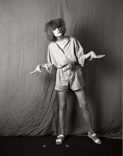 Carla Bley, née Lovella May Borg, 11 mai 1936 est une pianiste, organiste et compositrice de jazz américaine. Carla Bley, musicienne au style assez inclassable est une figure importante du jazz post-bop. Elle a, par ailleurs, travaillé avec des artistes du monde de la pop (Linda Ronstadt…) ou du rock (Jack Bruce, Robert Wyatt, Nick Mason, etc.). Son œuvre la plus connue est l'opéra jazz The Escalator Over the Hill. Carla Bley est la mère de la pianiste Karen Mantler (en) (née en 1966, fille du trompettiste Michael Mantler).