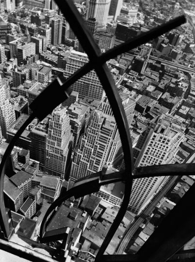 © Berenice Abbott/ Commerce Graphics / Getty Images. Courtesy Howard Greenberg Gallery, New York.