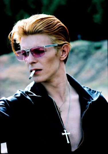 Photographs by Steve Schapiro, from Bowie, published by powerHouse Books. David with cigarette on a break from filming MFE in New Mexico 1975. This became a Rolling Stone cover and a popular image.
