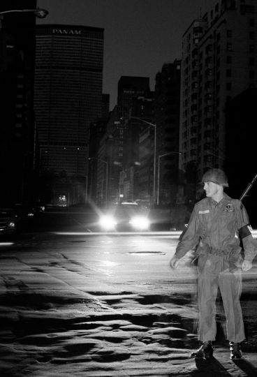 © Henri Dauman / daumanpictures.com, Blackout, New York, 1965